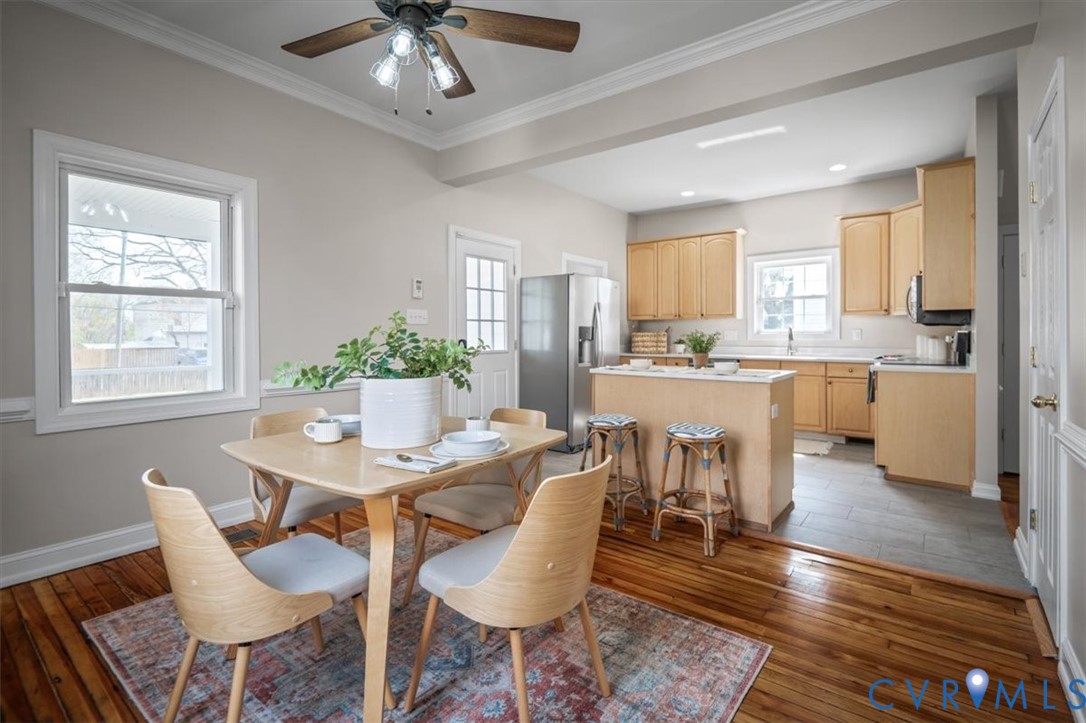 307 W 26th St