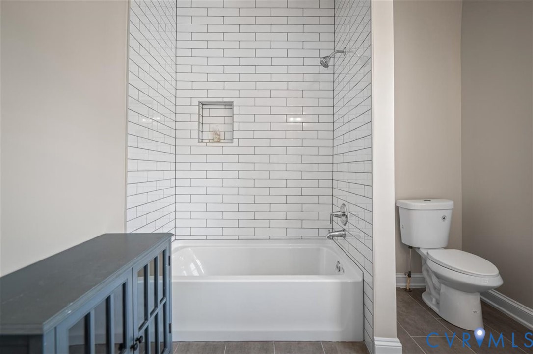 307 W 26th St