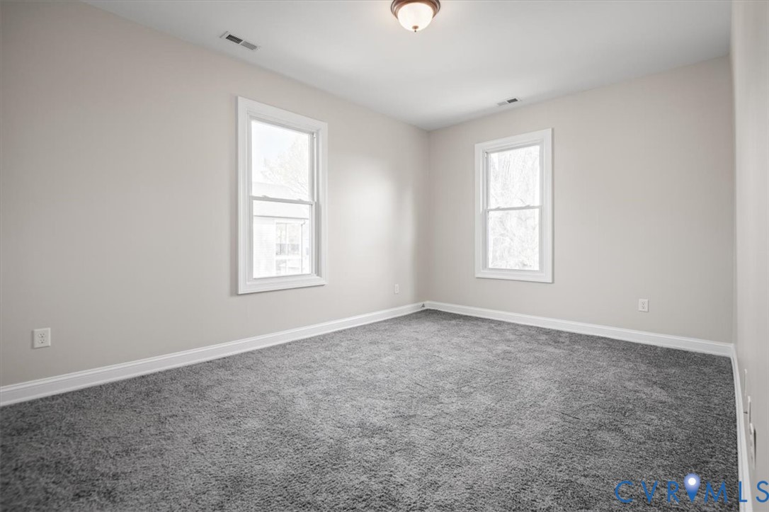 307 W 26th St