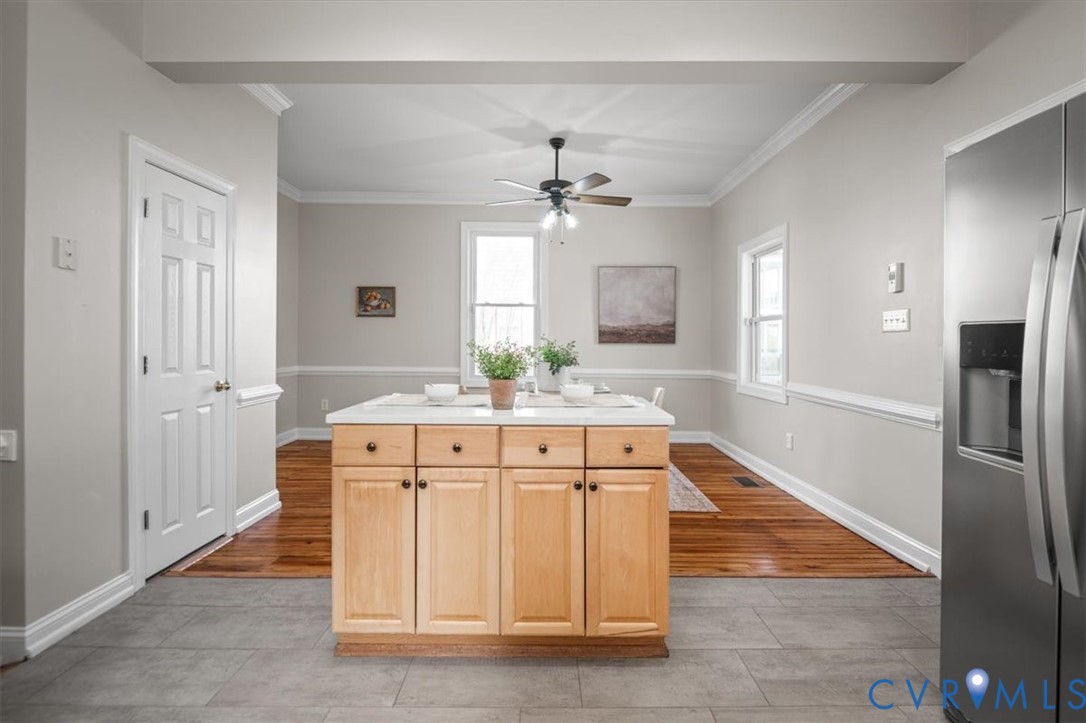 307 W 26th St