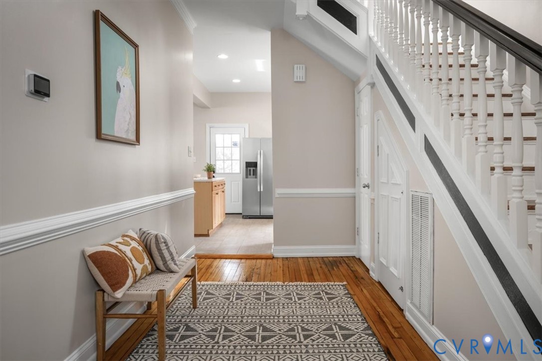 307 W 26th St