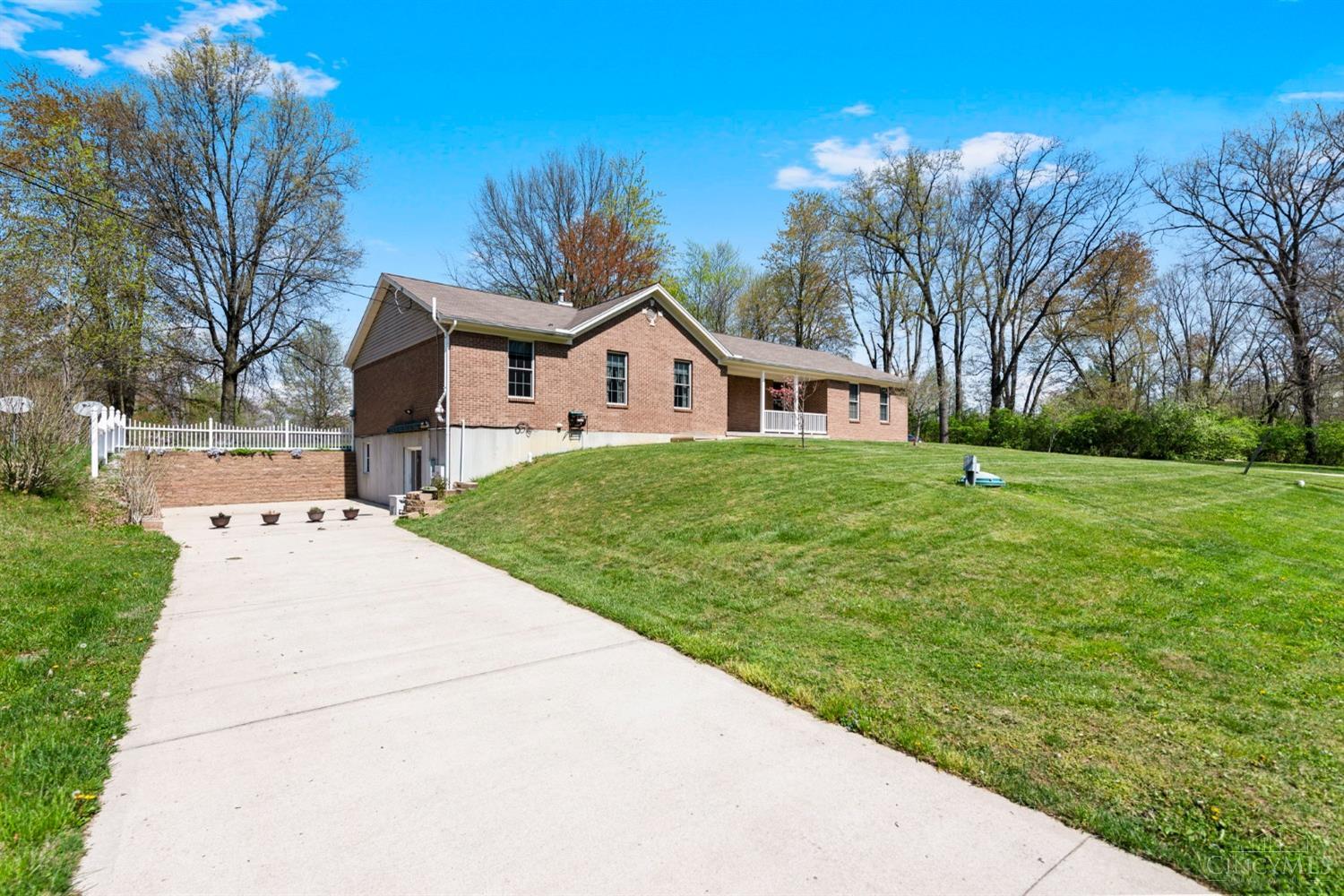 376 Dusseldorf Drive
