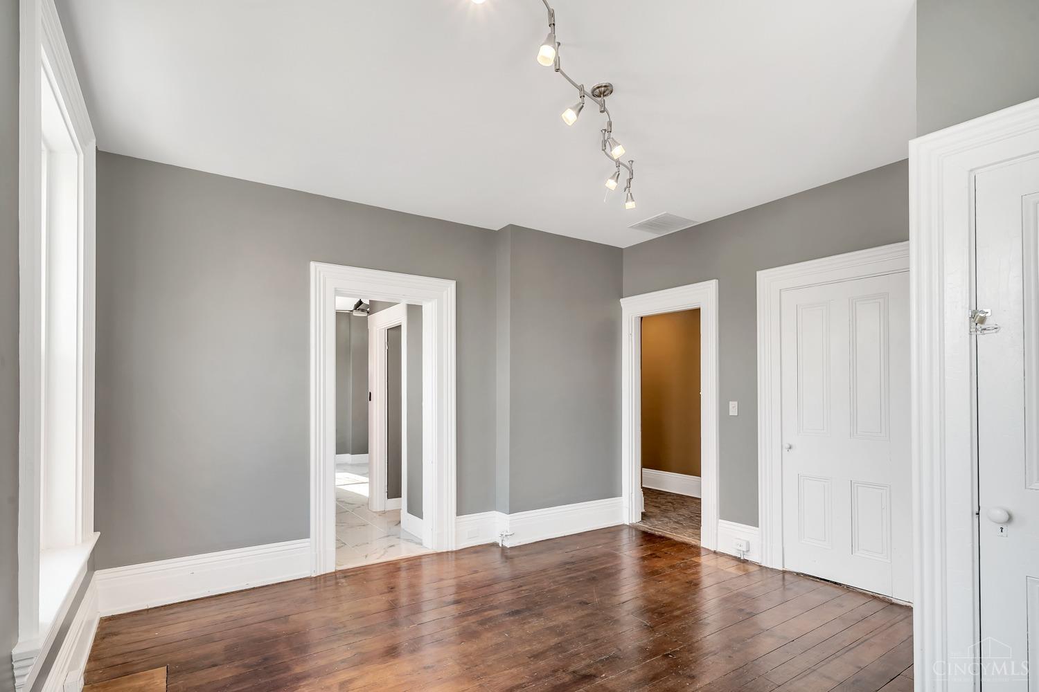 505 W Wyoming Avenue