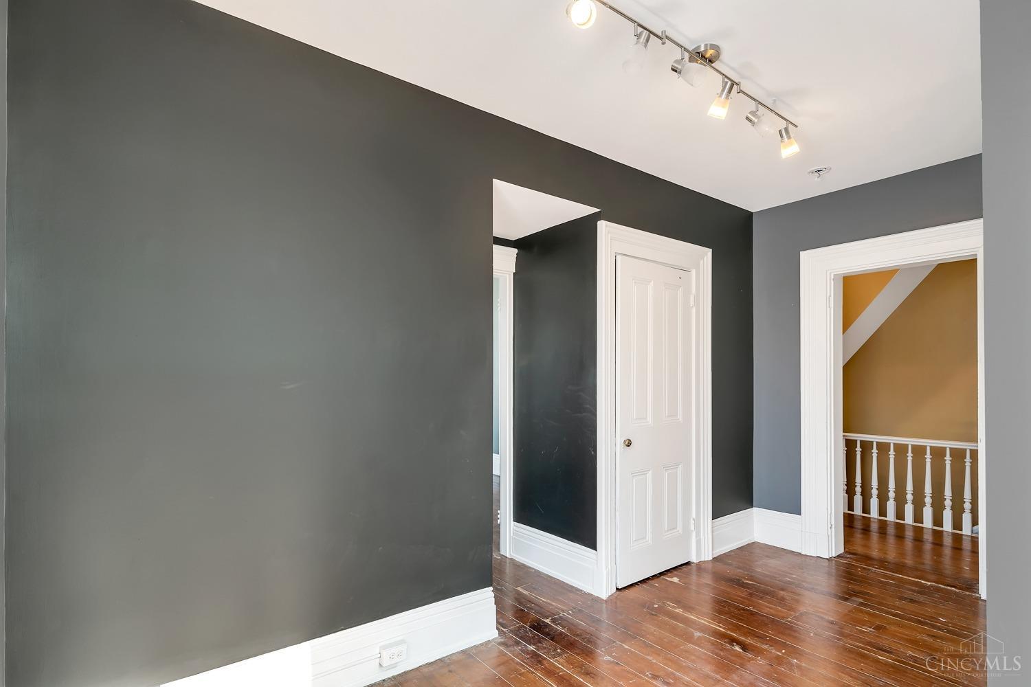 505 W Wyoming Avenue