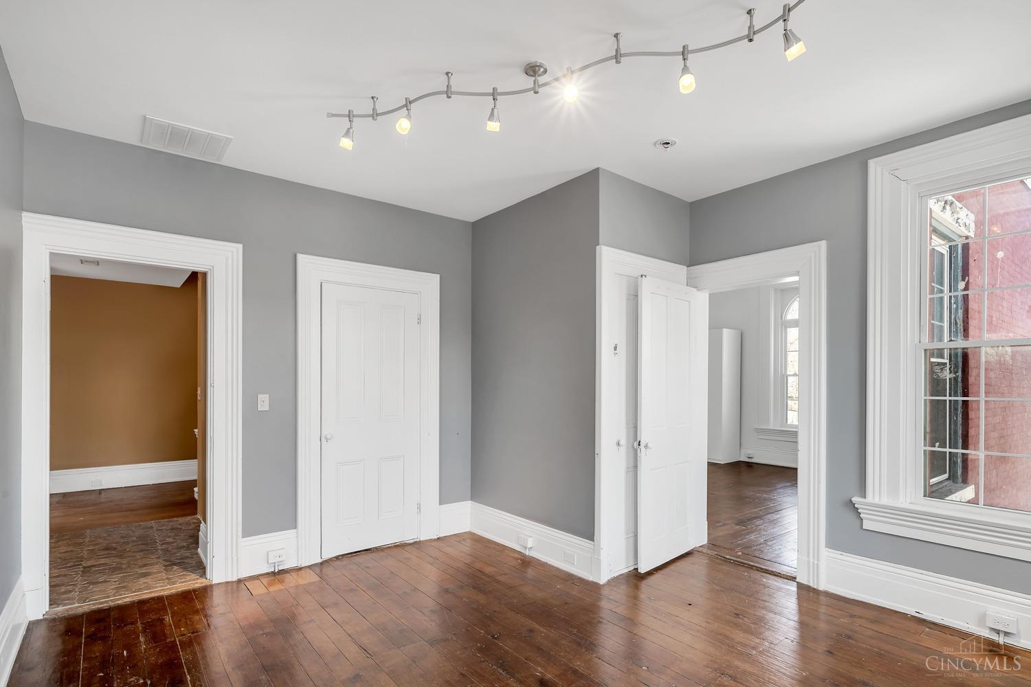 505 W Wyoming Avenue