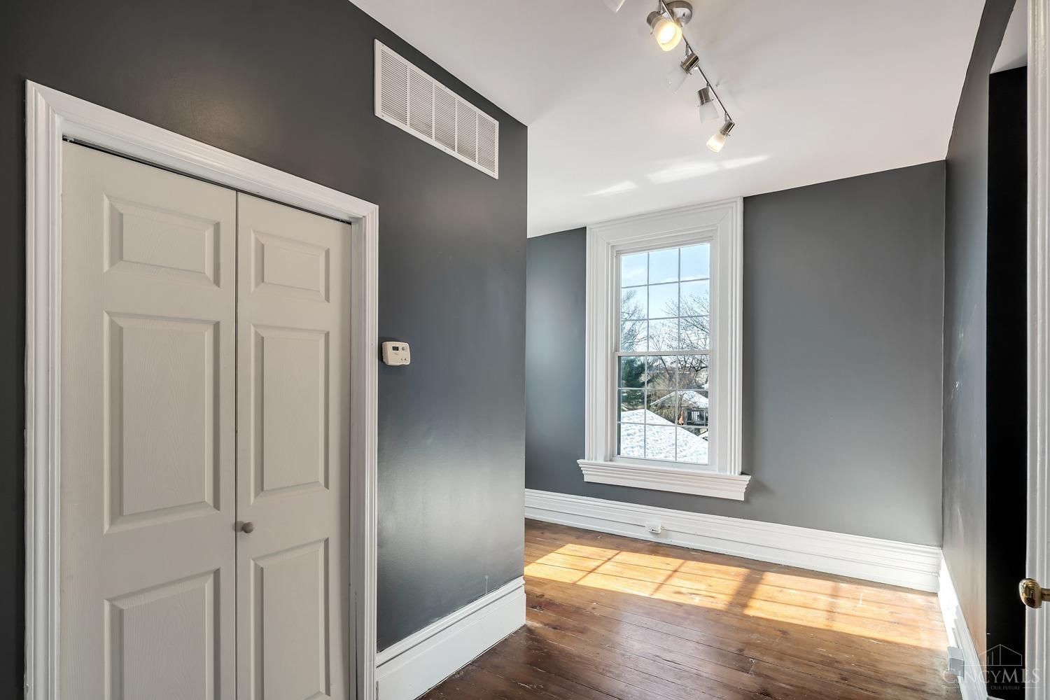 505 W Wyoming Avenue