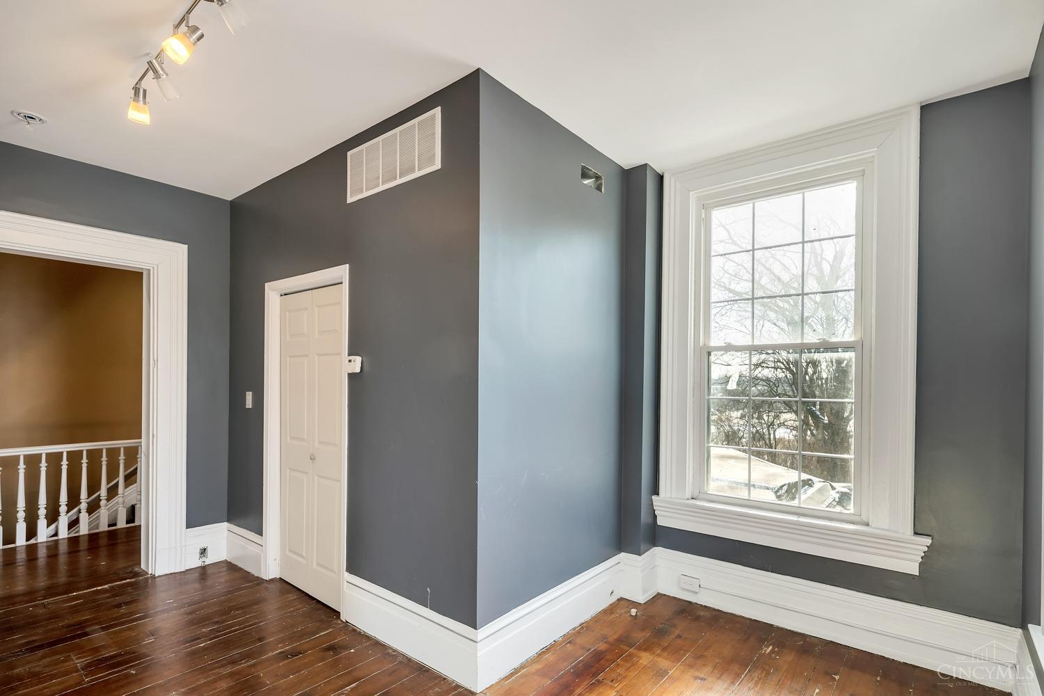 505 W Wyoming Avenue