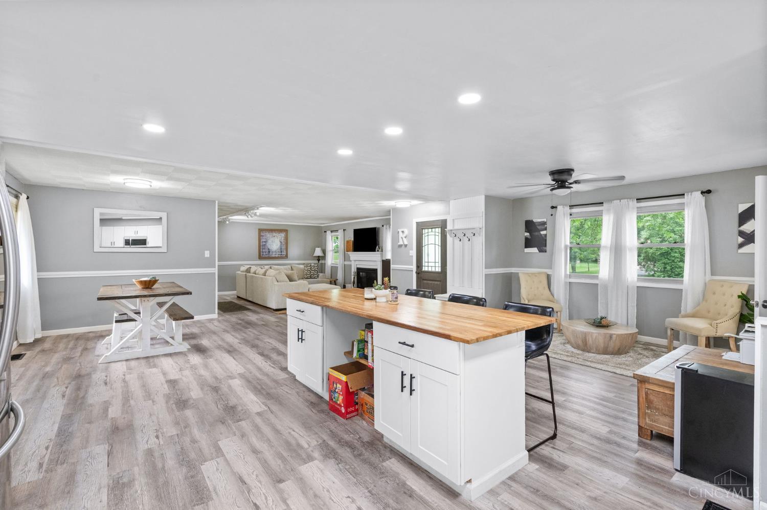 8684 Woodview Drive