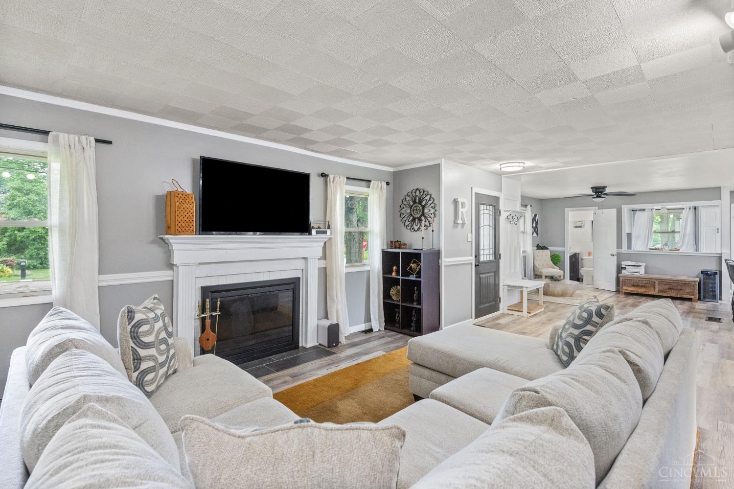 8684 Woodview Drive