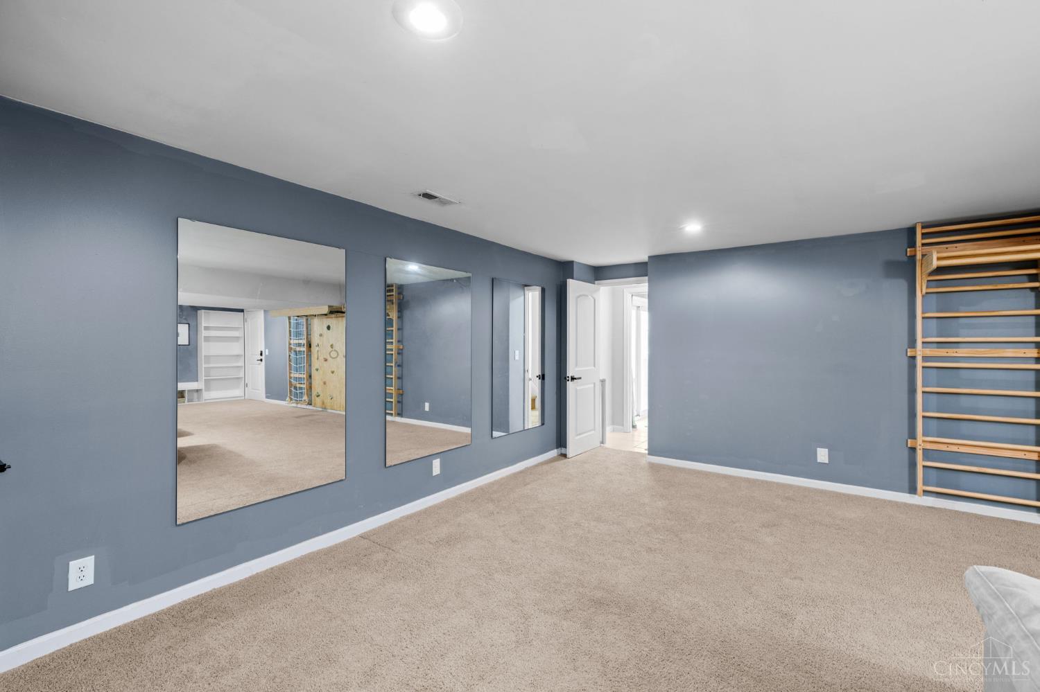 8200 Hopper Road
