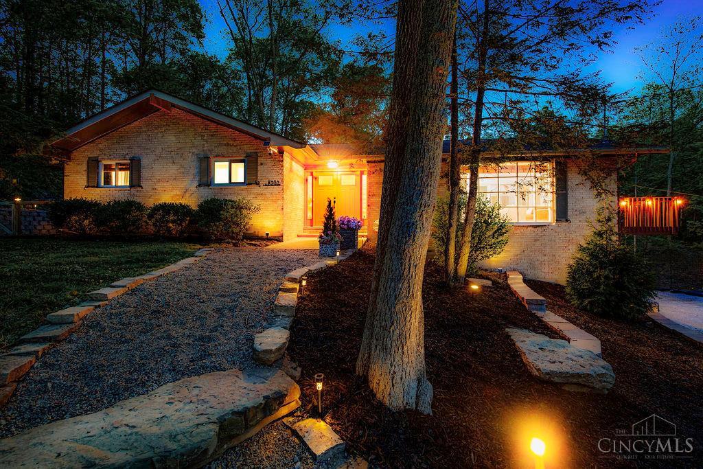 8200 Hopper Road