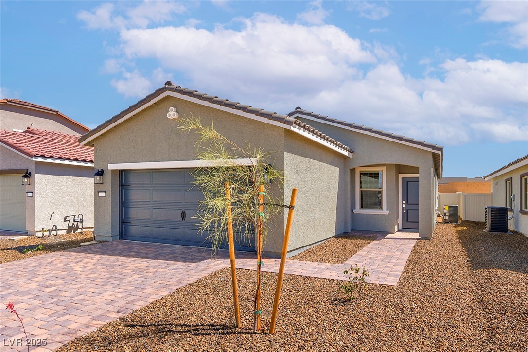 2612 Lily Point Street