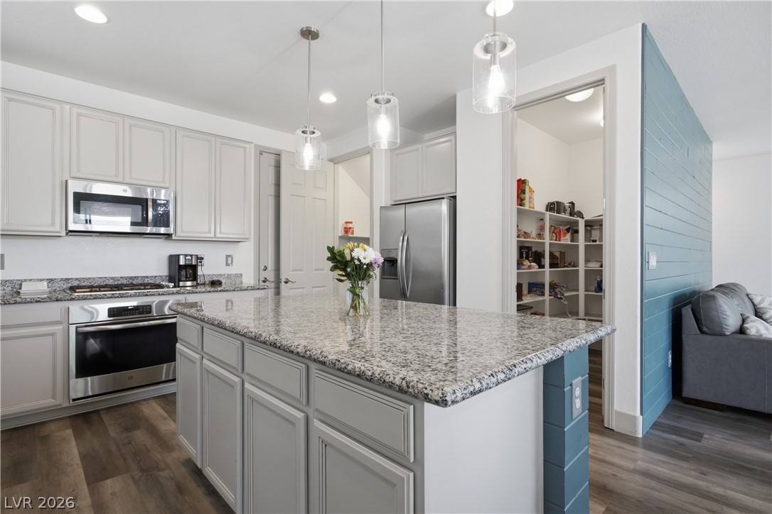 4238 Enchanting Sky Avenue