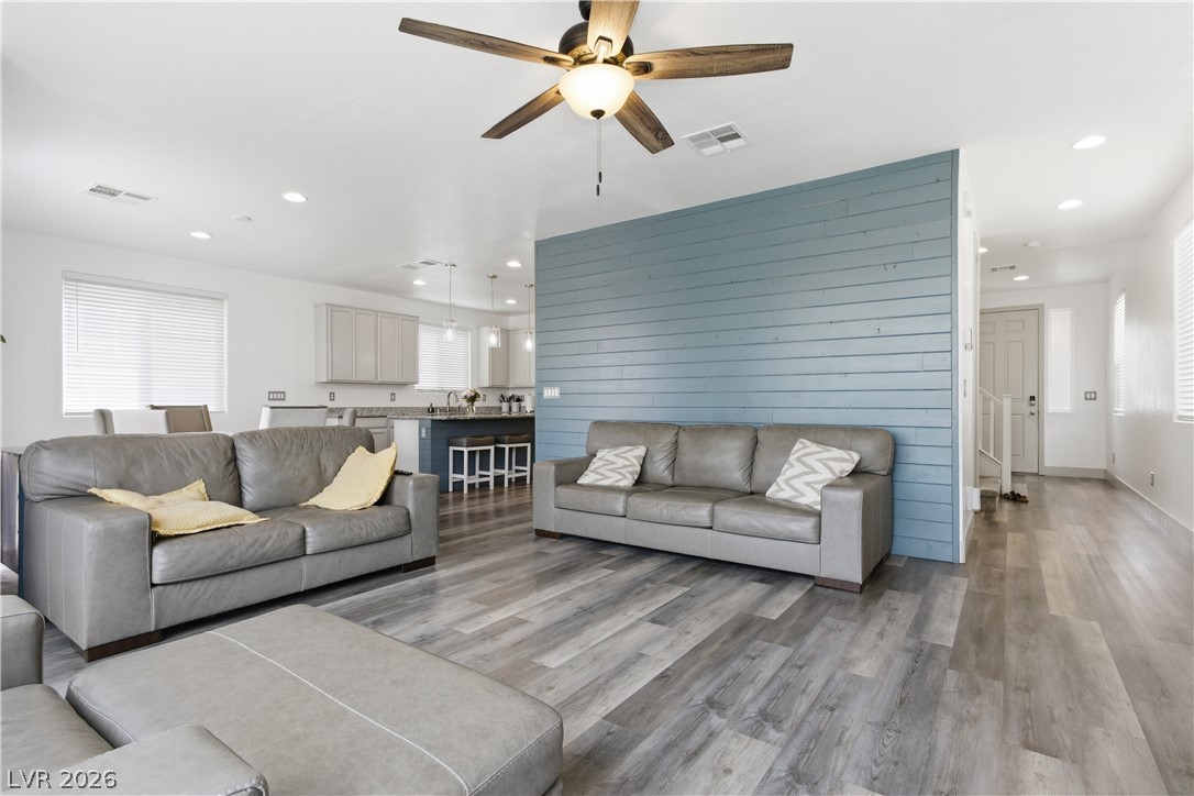 4238 Enchanting Sky Avenue