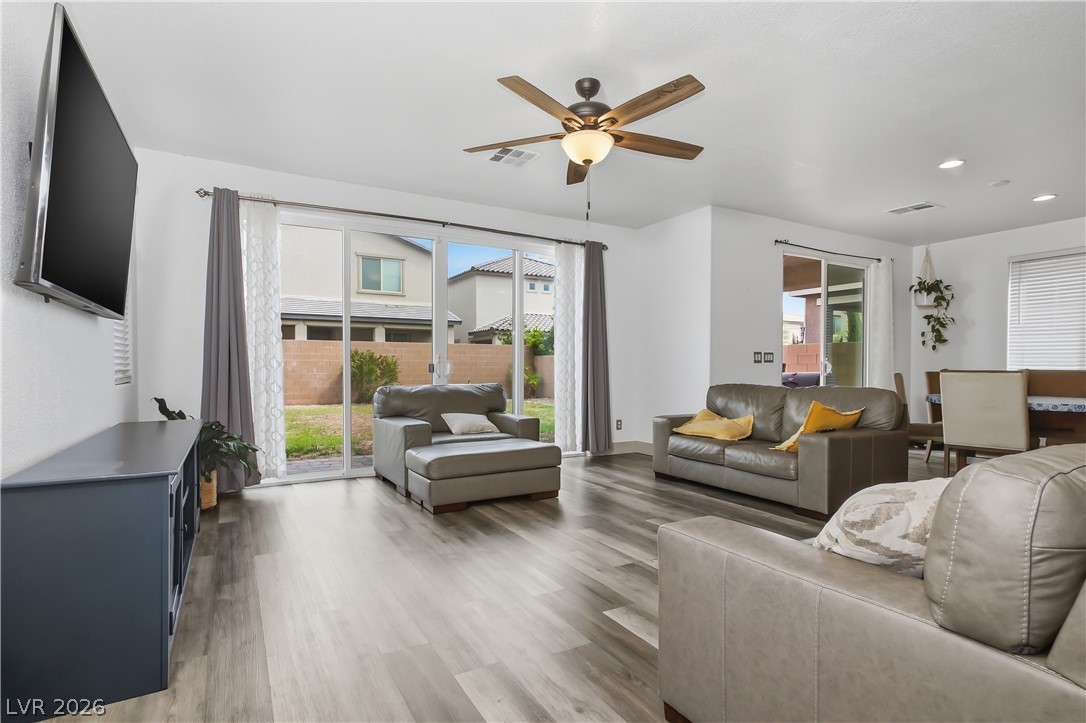 4238 Enchanting Sky Avenue
