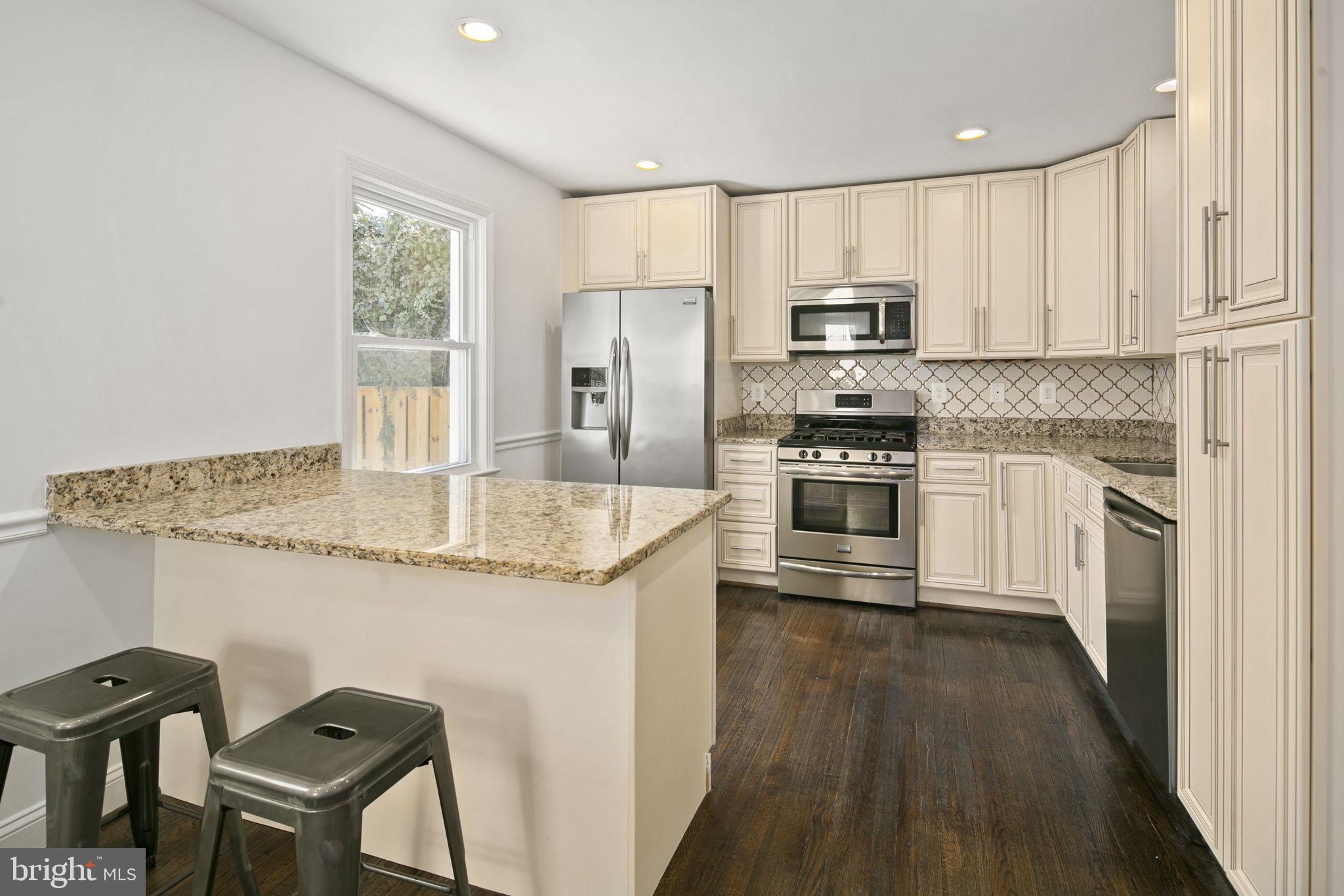 3905 17th Pl NE