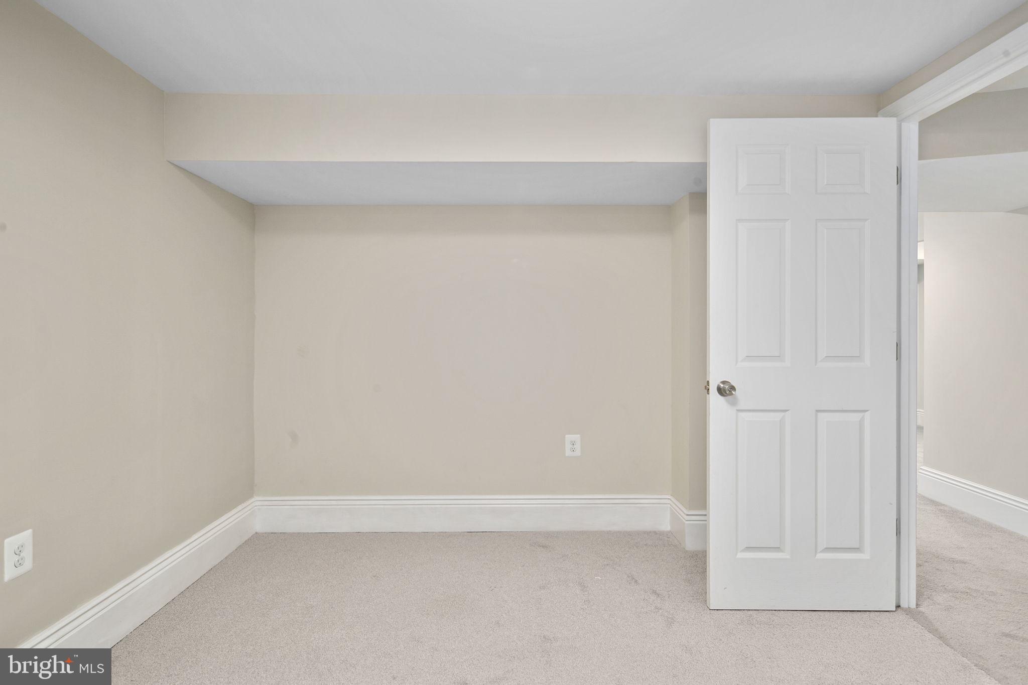 3905 17th Pl NE