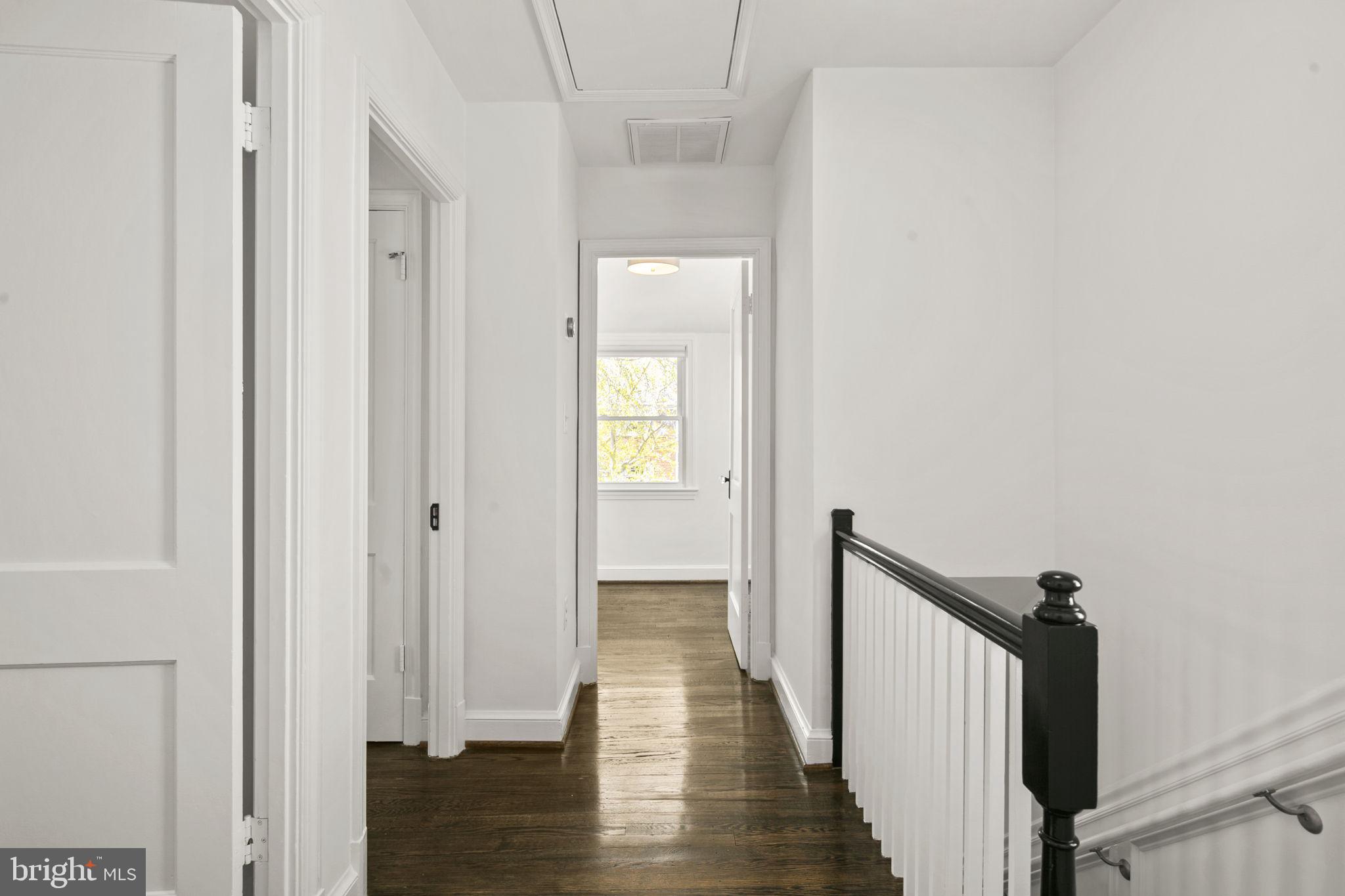 3905 17th Pl NE