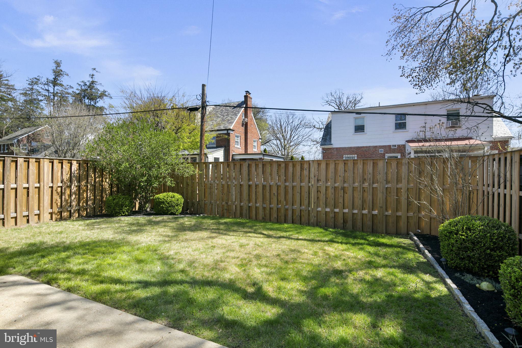 3905 17th Pl NE