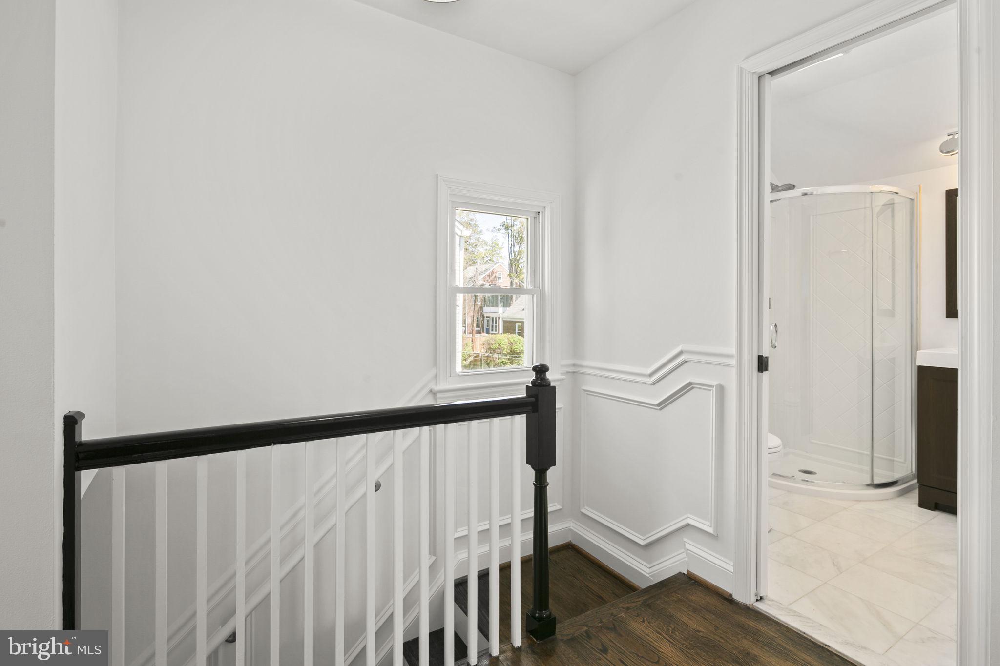 3905 17th Pl NE
