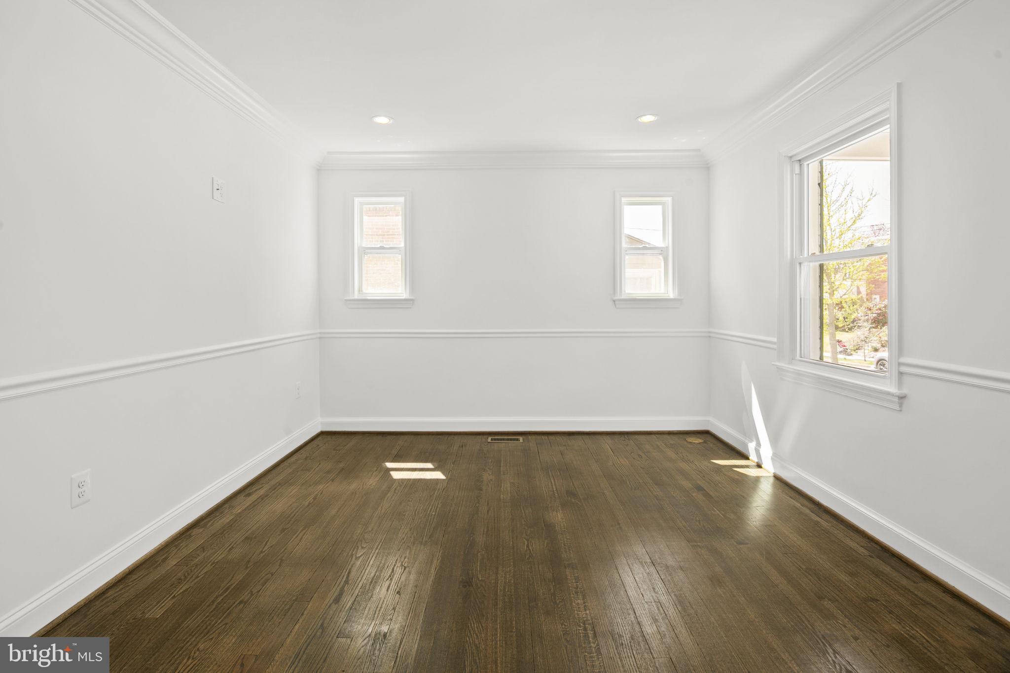 3905 17th Pl NE