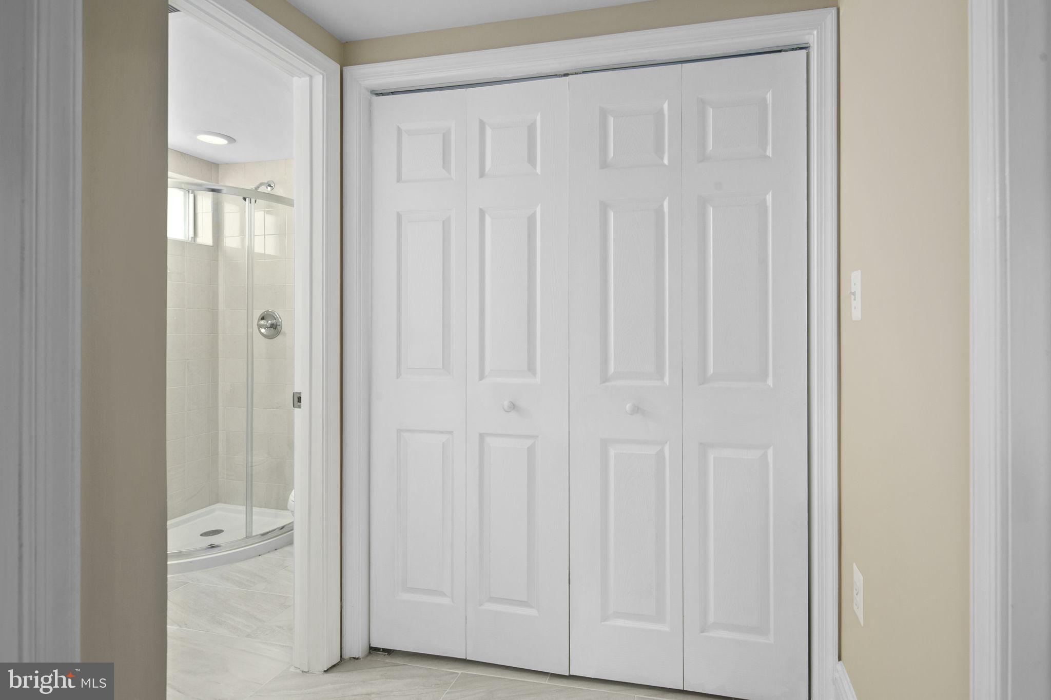 3905 17th Pl NE