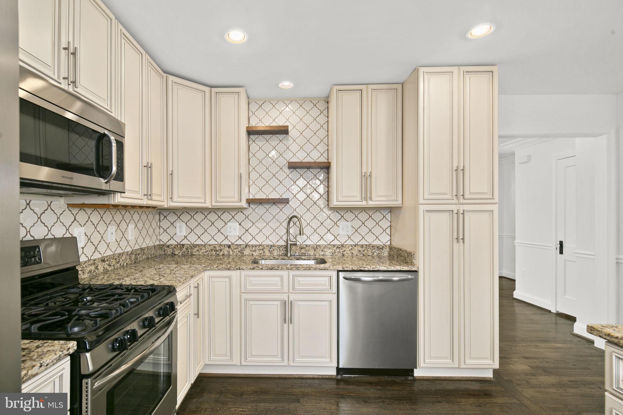 3905 17th Pl NE