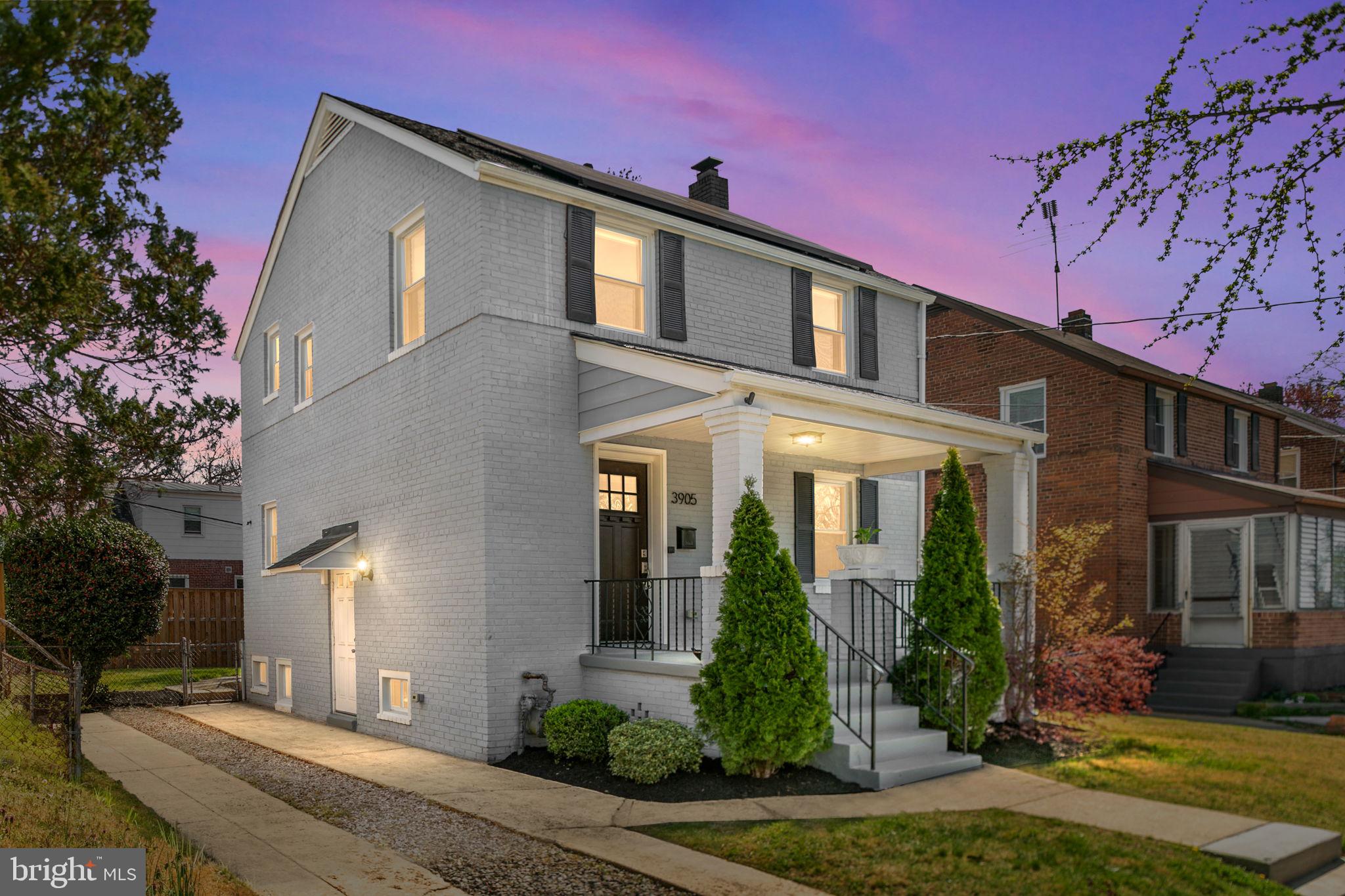 3905 17th Pl NE