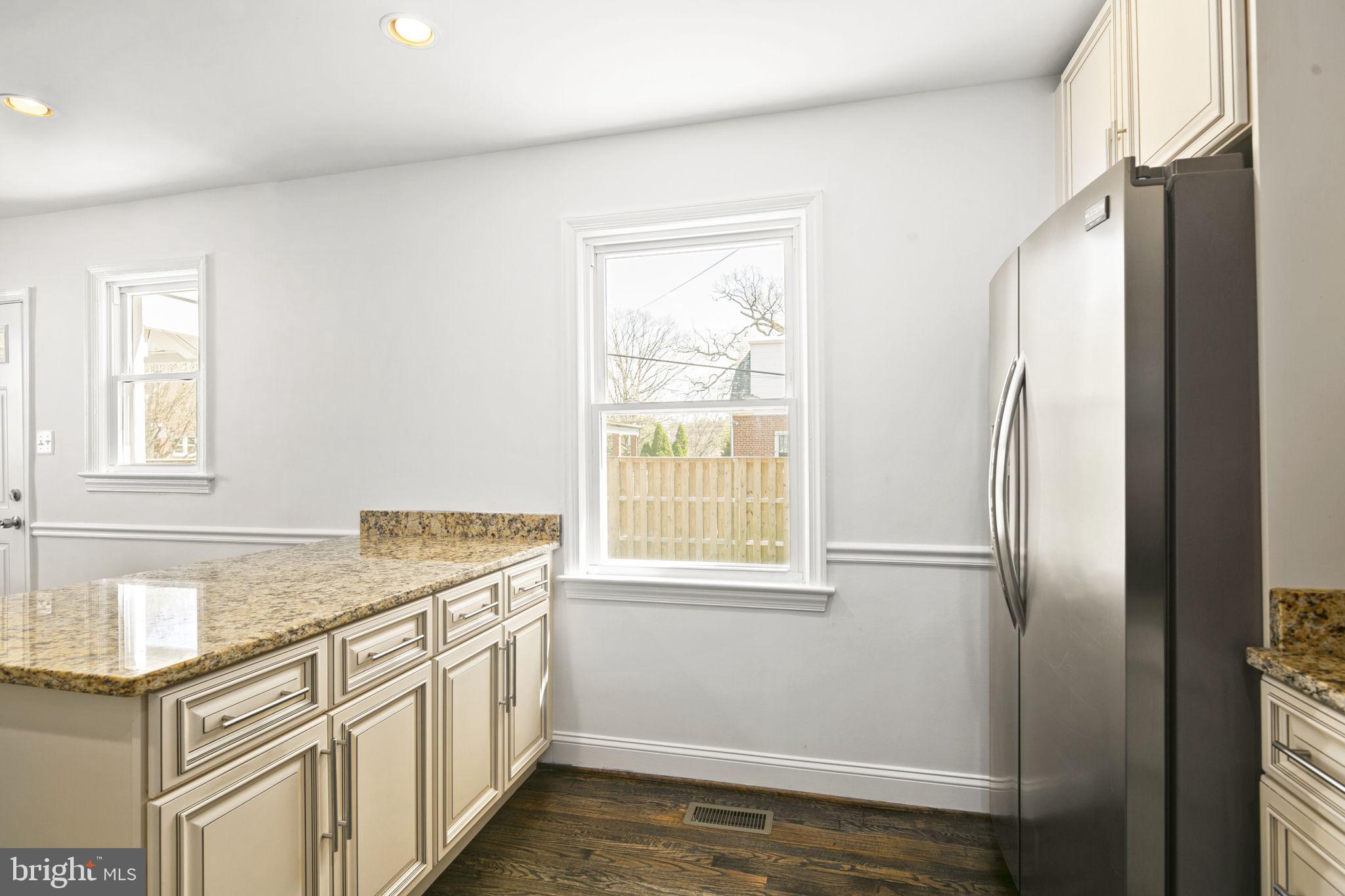 3905 17th Pl NE