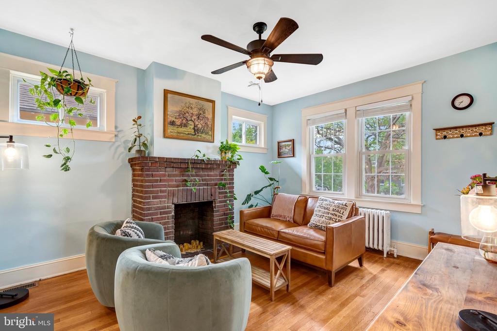 3003 10TH STREET NE
