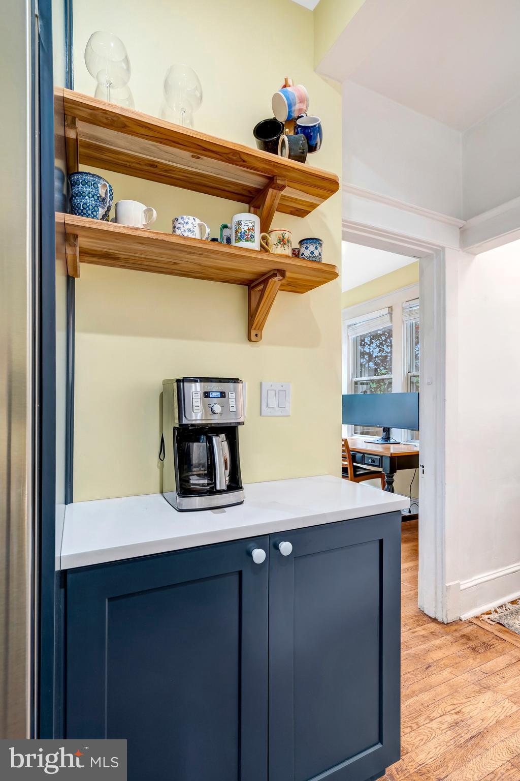 3003 10TH STREET NE
