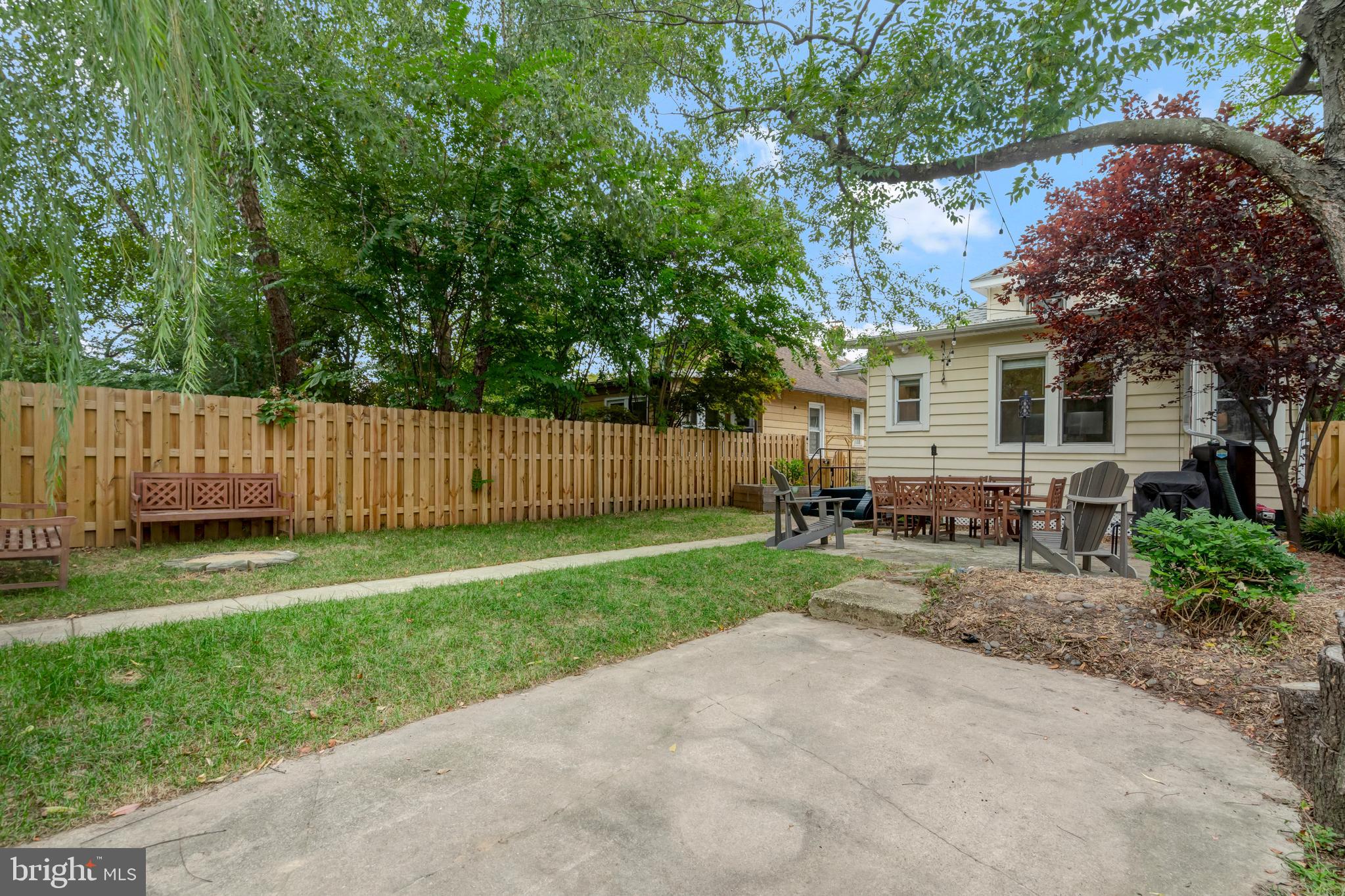 3003 10TH STREET NE