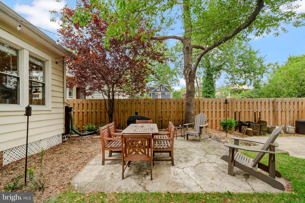3003 10TH STREET NE