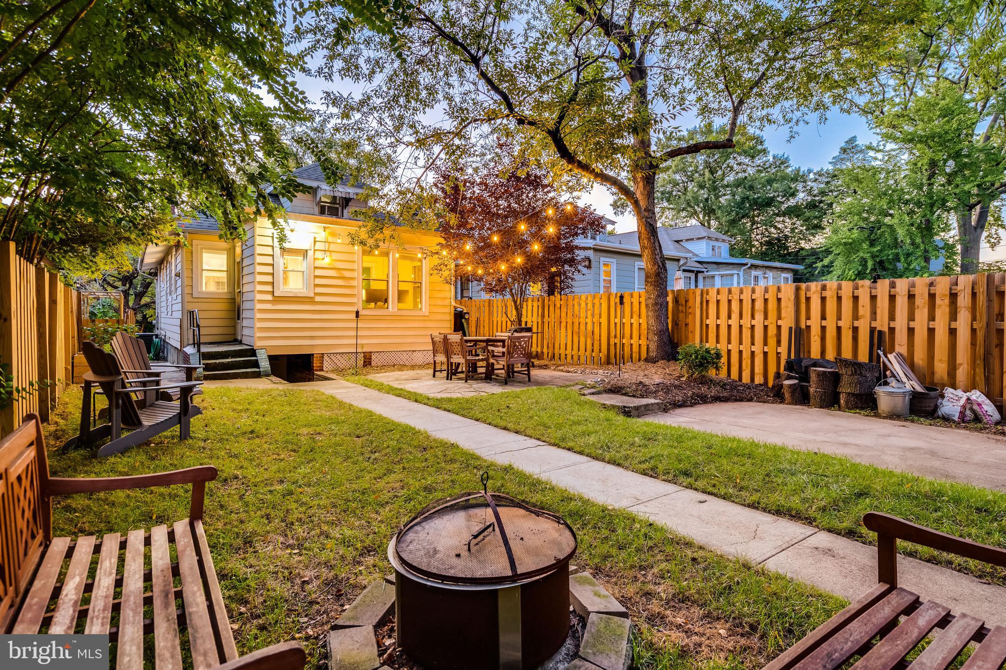 3003 10TH STREET NE