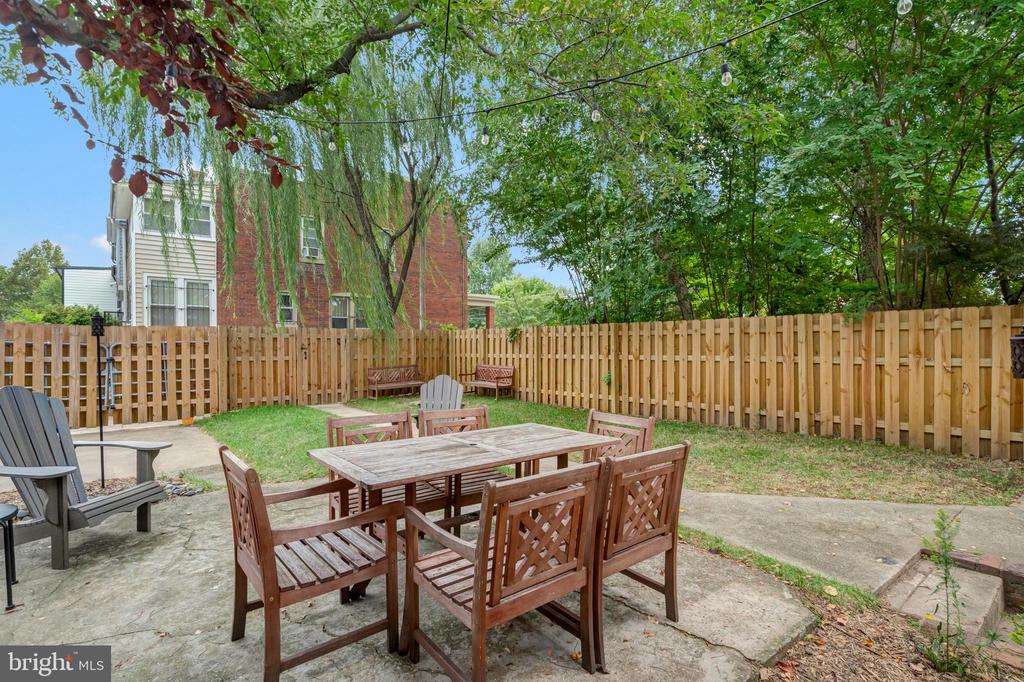 3003 10TH STREET NE