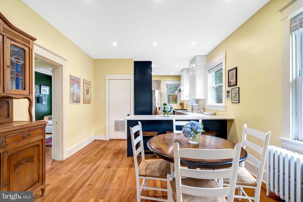 3003 10TH STREET NE