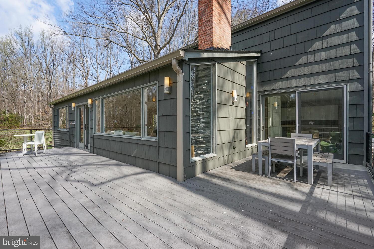 718 Springvale Rd