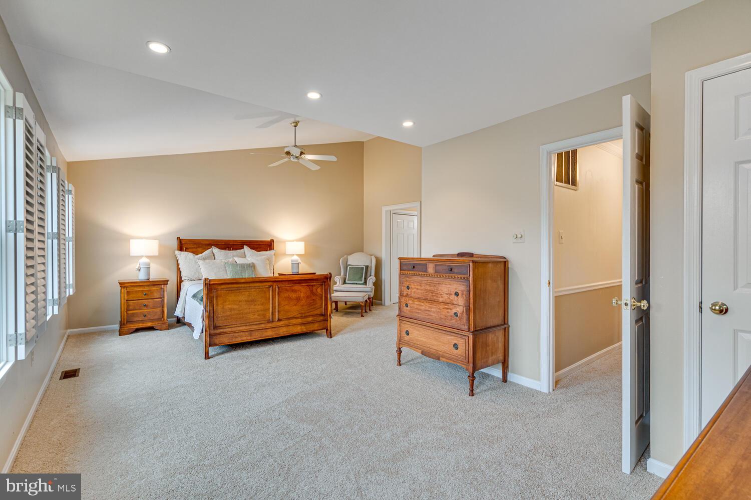 1704 Abbey Oak Dr