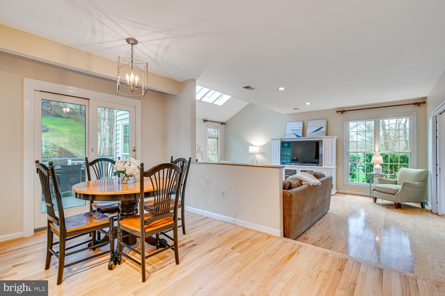 1704 Abbey Oak Dr