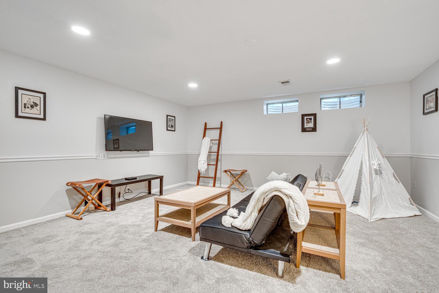 1704 Abbey Oak Dr