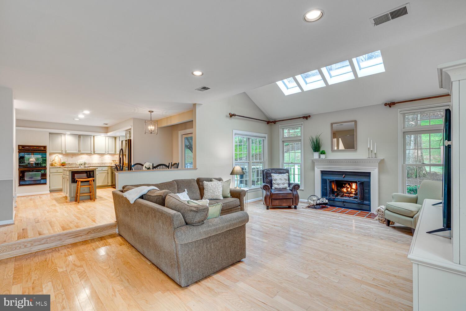 1704 Abbey Oak Dr