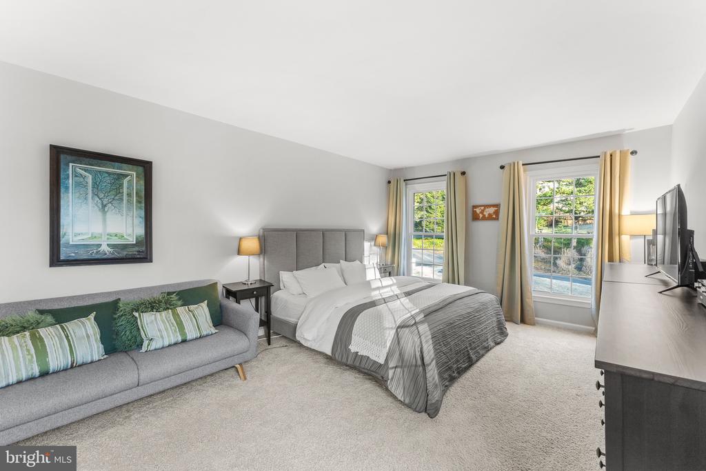 1373 Carpers Farm Way