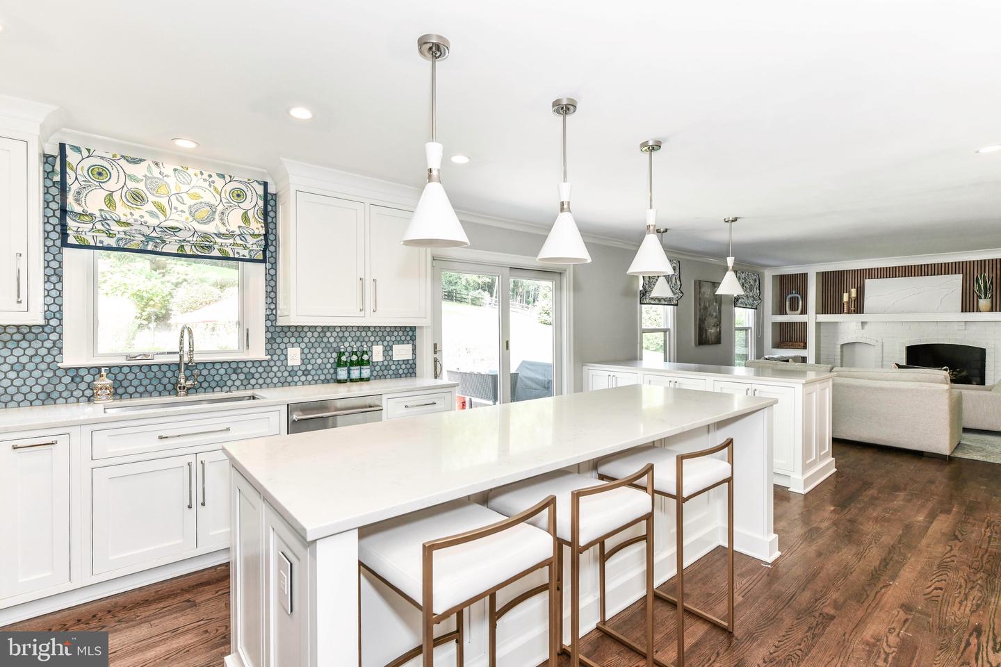 810 Hickory Vale Ln