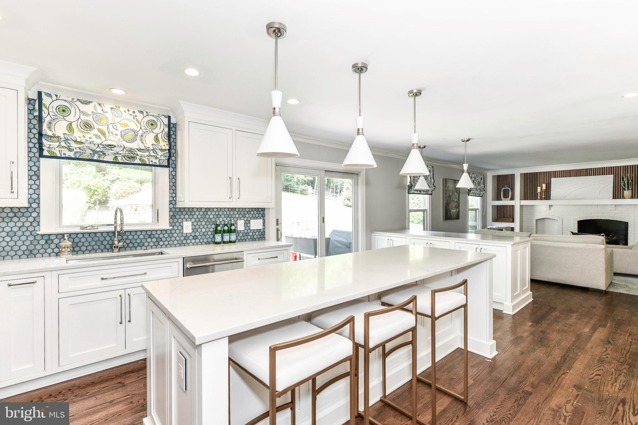 810 Hickory Vale Ln