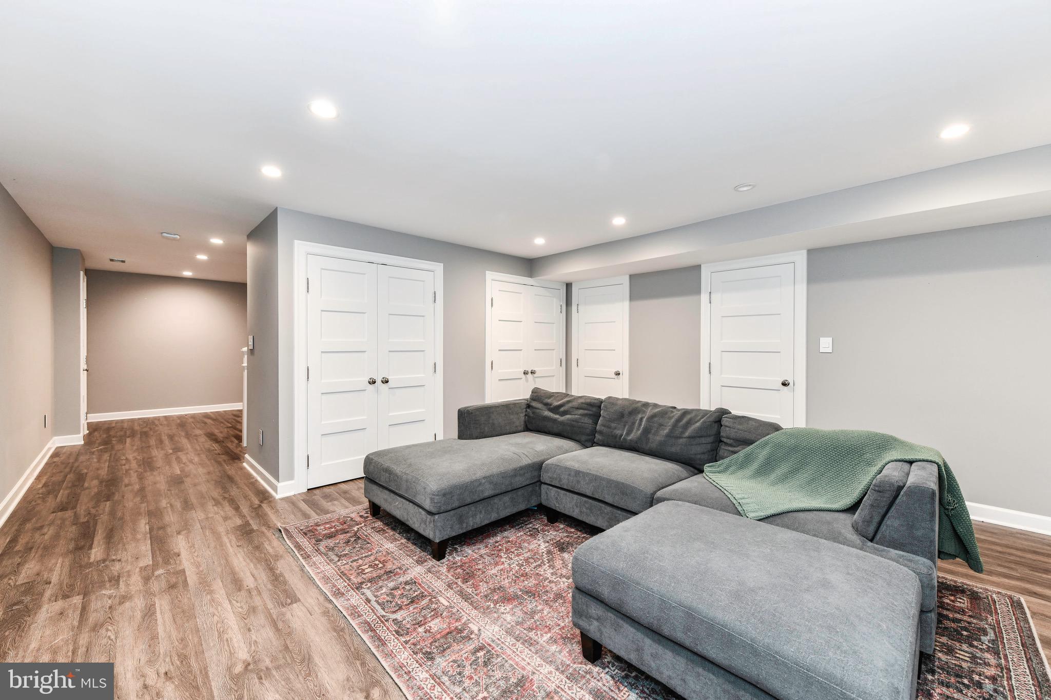 810 Hickory Vale Ln
