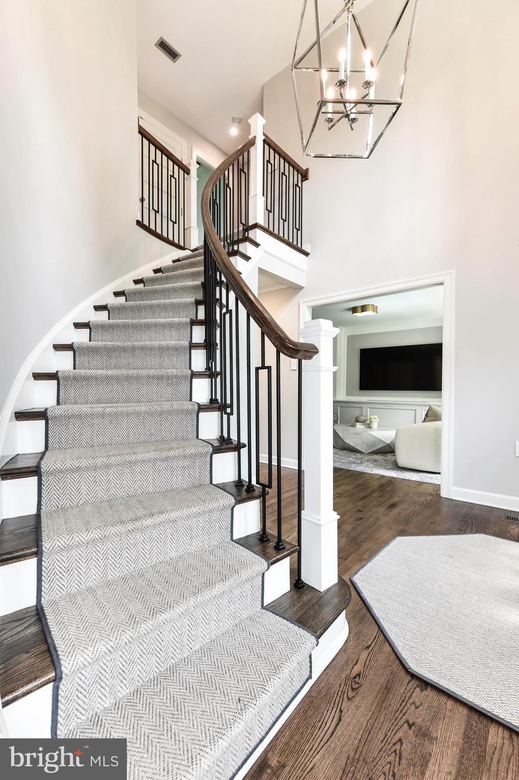 810 Hickory Vale Ln