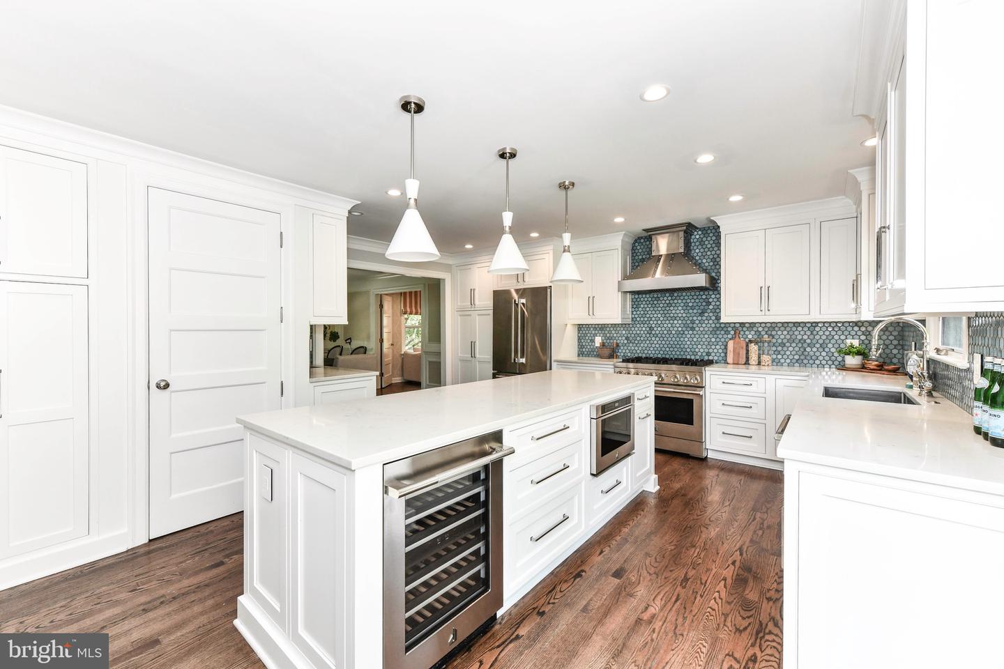 810 Hickory Vale Ln