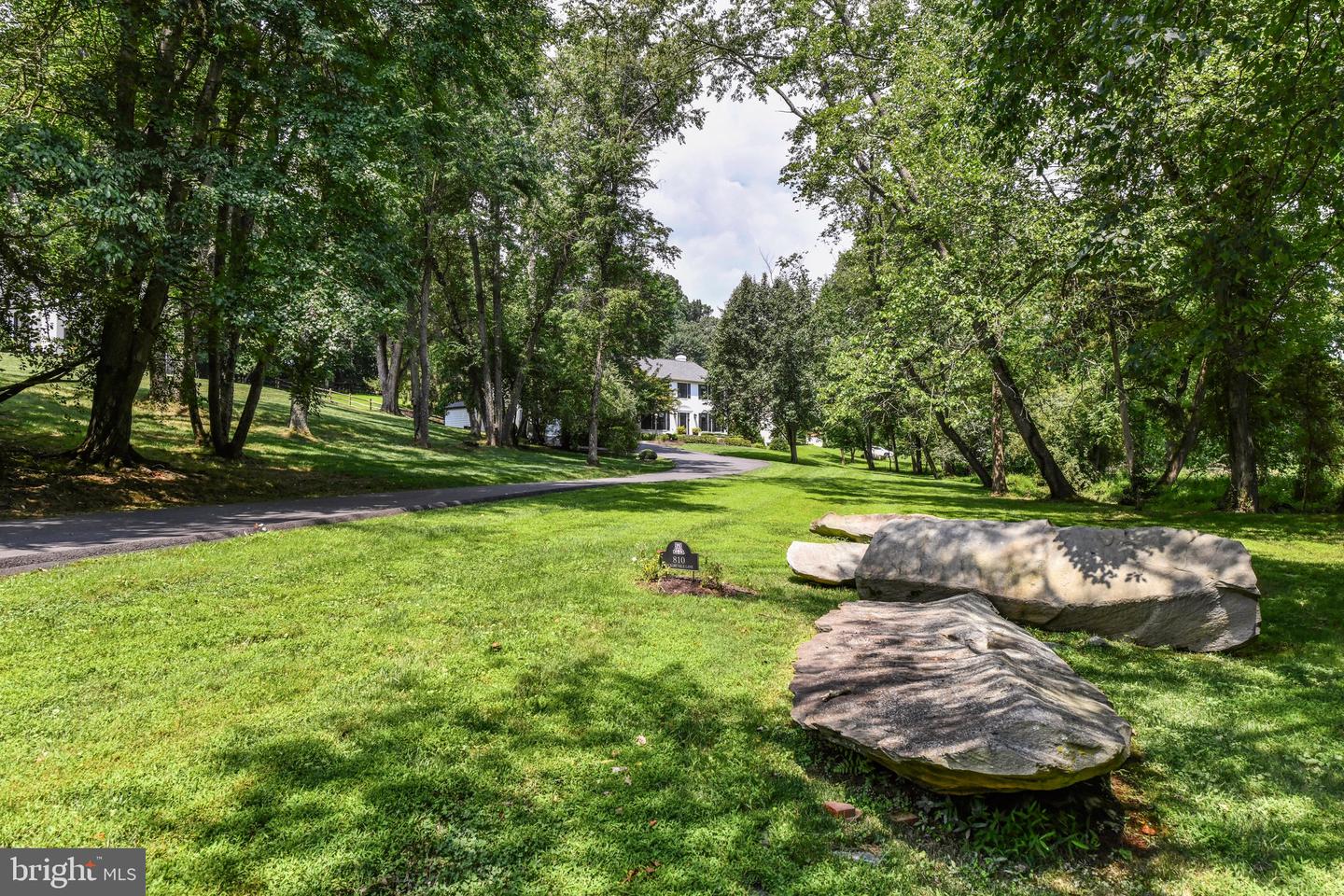 810 Hickory Vale Ln