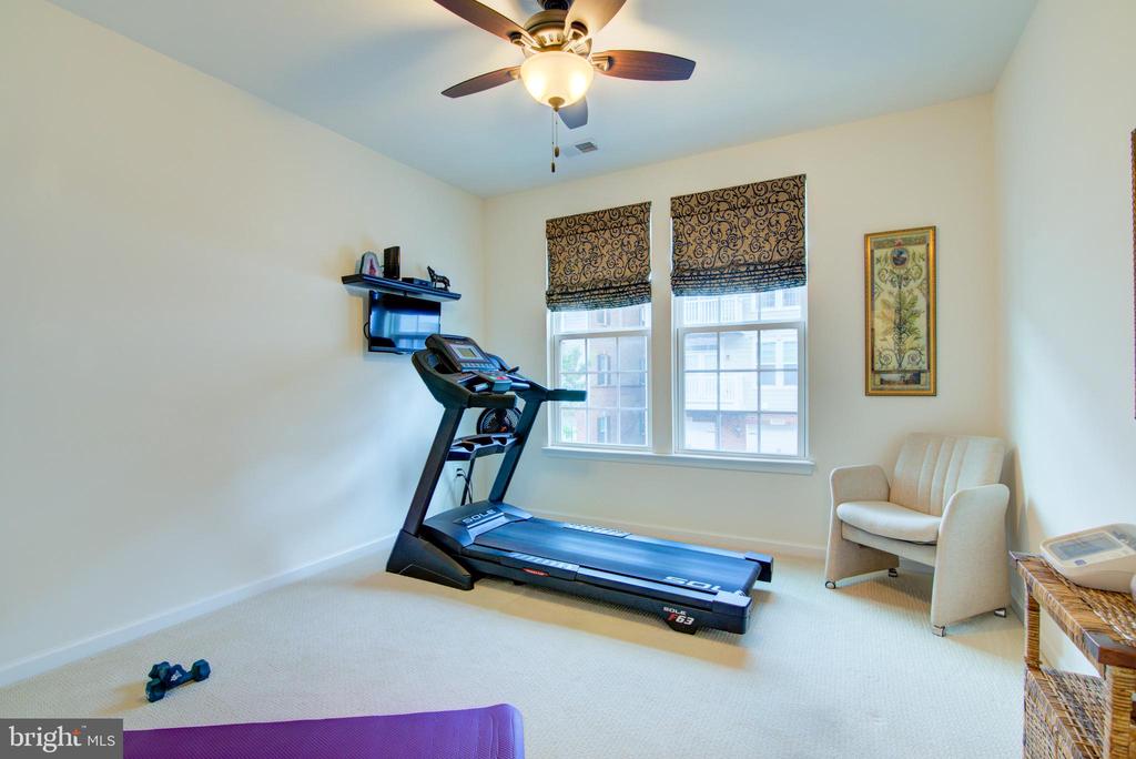 13764 Earhart Cir