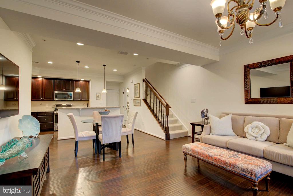 13764 Earhart Cir